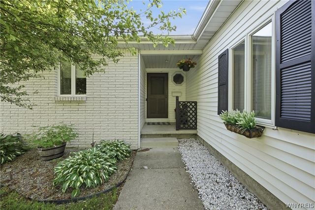 42 Kennedy Road, Cheektowaga, NY 14227
