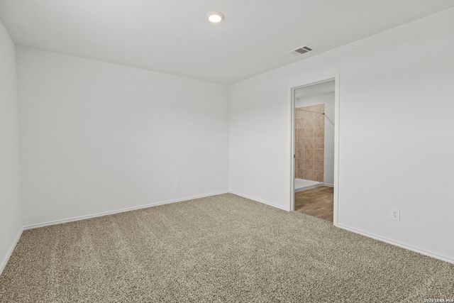 16075 Mahogany Way, Elmendorf, TX 78112