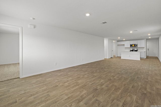 16075 Mahogany Way, Elmendorf, TX 78112