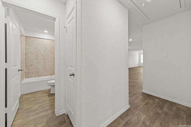 16075 Mahogany Way, Elmendorf, TX 78112