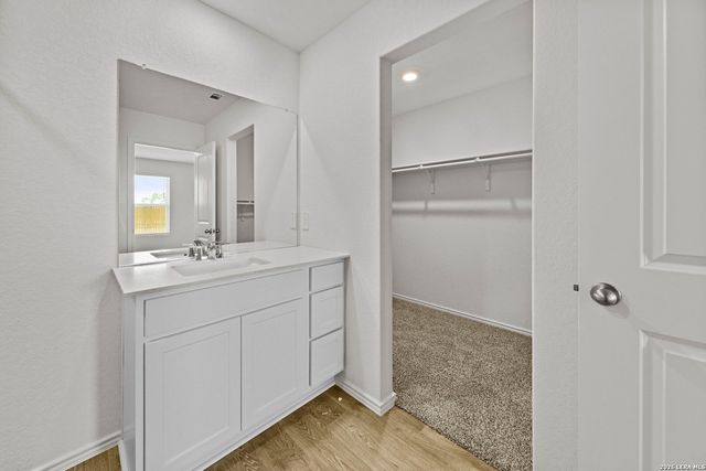16075 Mahogany Way, Elmendorf, TX 78112