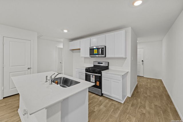 16075 Mahogany Way, Elmendorf, TX 78112