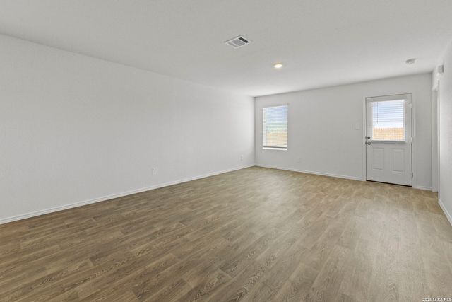 16075 Mahogany Way, Elmendorf, TX 78112
