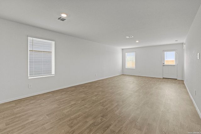 16075 Mahogany Way, Elmendorf, TX 78112