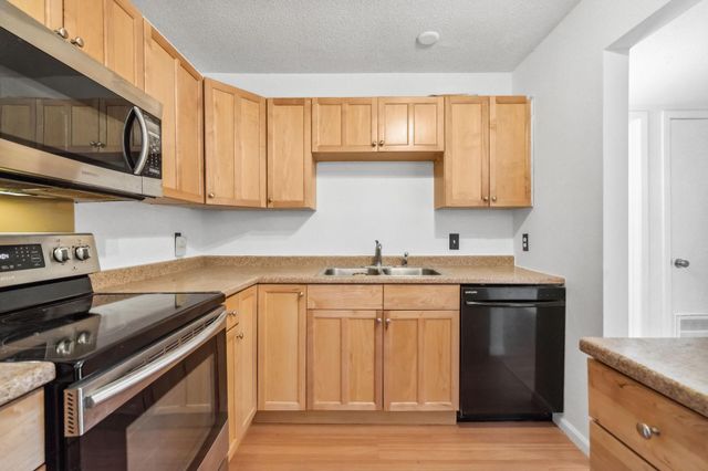 4100 Parklawn Avenue 201, Edina, MN 55435