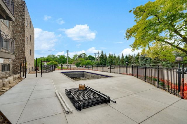 4100 Parklawn Avenue 201, Edina, MN 55435