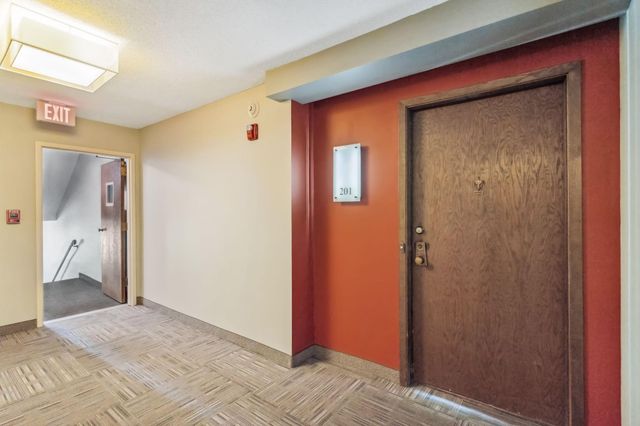 4100 Parklawn Avenue 201, Edina, MN 55435