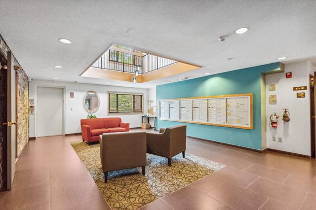 4100 Parklawn Avenue 201, Edina, MN 55435