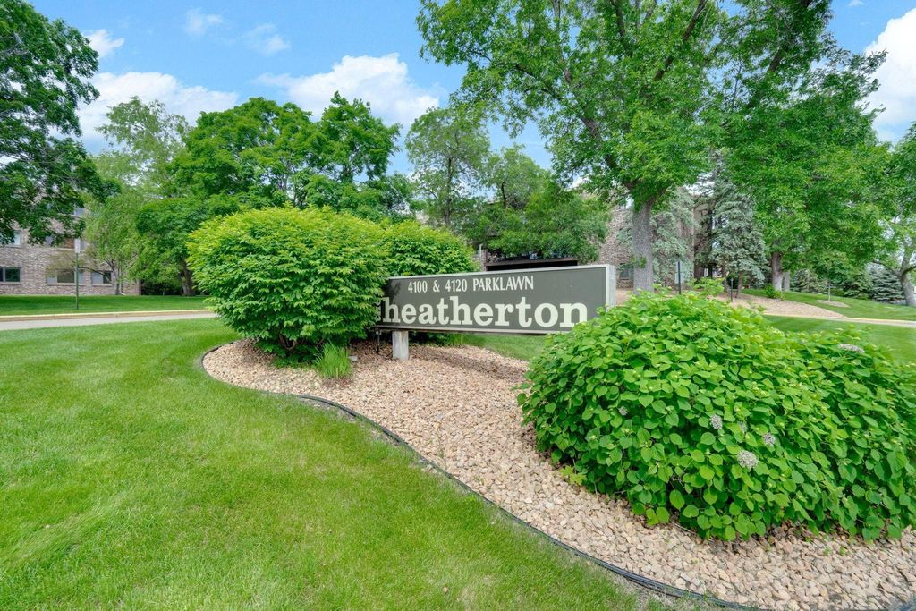 4100 Parklawn Avenue 201, Edina, MN 55435