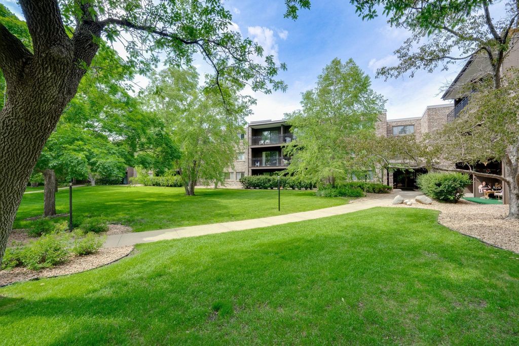 4100 Parklawn Avenue 201, Edina, MN 55435 — photo 3