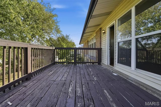 11038 Saginaw Drive, St Louis, MO 63136