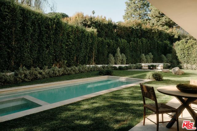 12114 Inavale Place, Los Angeles, CA 90049