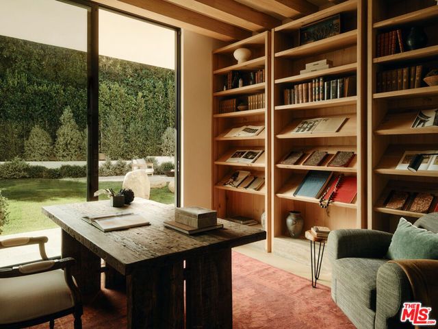 12114 Inavale Place, Los Angeles, CA 90049