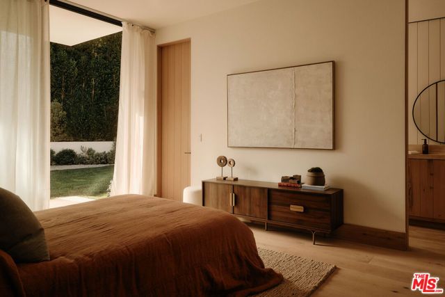 12114 Inavale Place, Los Angeles, CA 90049