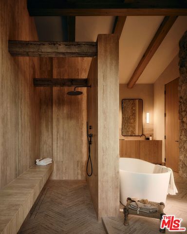 12114 Inavale Place, Los Angeles, CA 90049