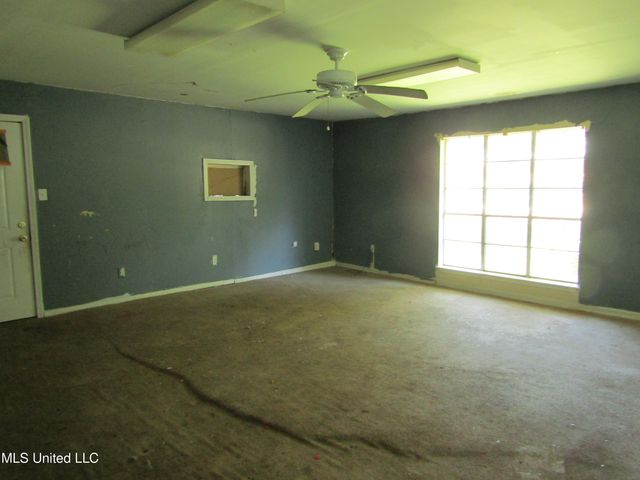 111 Glenstone Circle, Jackson, MS 39212