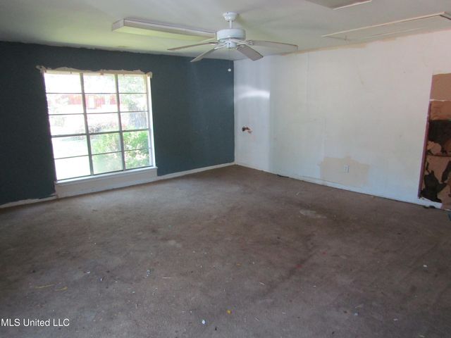 111 Glenstone Circle, Jackson, MS 39212