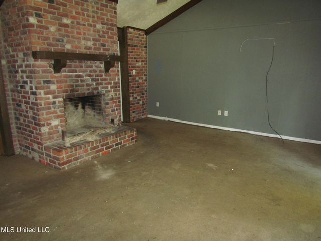 111 Glenstone Circle, Jackson, MS 39212