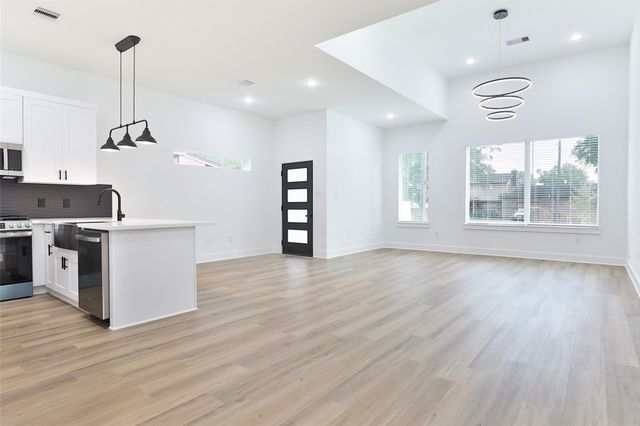 8109 Bigwood Street A, Houston, TX 77078