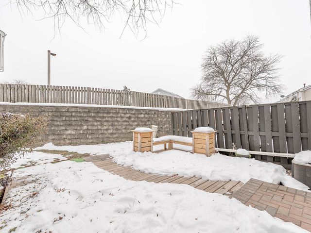 1933 Williamsburg Drive, Hoffman Estates, IL 60169