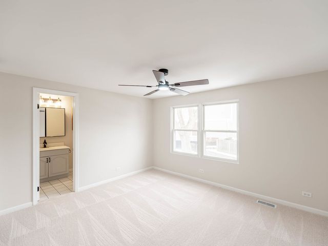 1933 Williamsburg Drive, Hoffman Estates, IL 60169