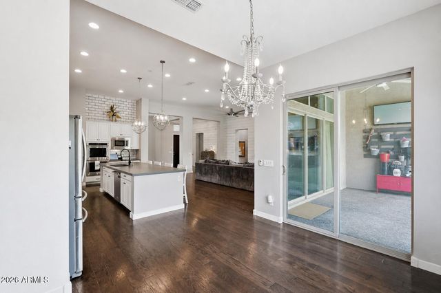 9358 W FOOTHILL Drive, Peoria, AZ 85383