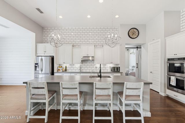 9358 W FOOTHILL Drive, Peoria, AZ 85383