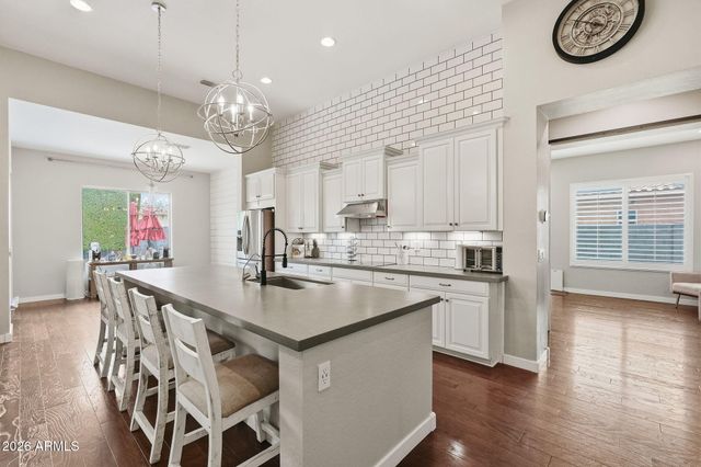 9358 W FOOTHILL Drive, Peoria, AZ 85383