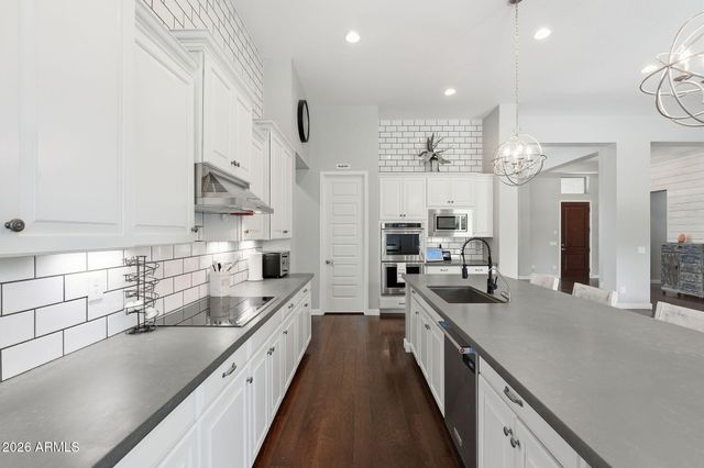 9358 W FOOTHILL Drive, Peoria, AZ 85383