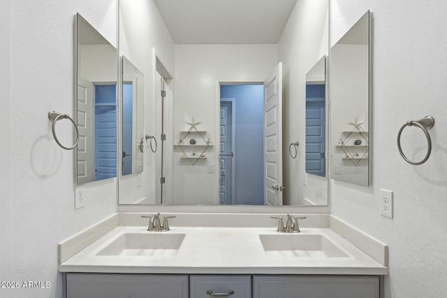 9358 W FOOTHILL Drive, Peoria, AZ 85383