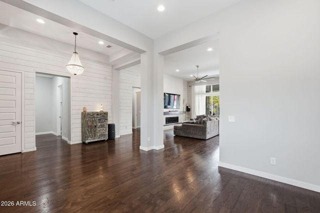 9358 W FOOTHILL Drive, Peoria, AZ 85383