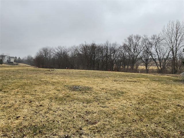 2808 Irving Avenue, Iowa City, IA 52246