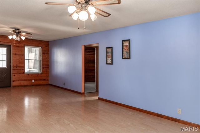 14729 Southlake Drive, De Soto, MO 63020