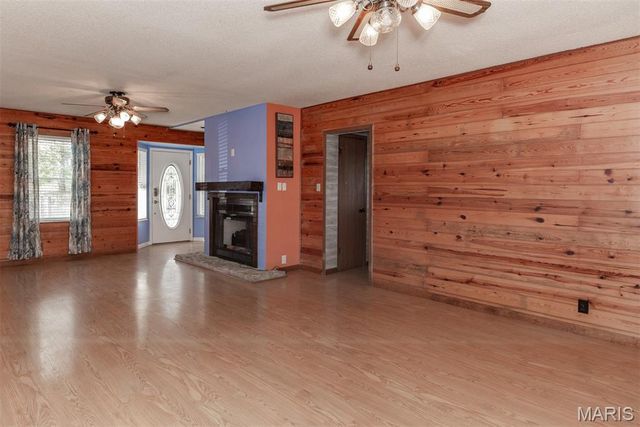 14729 Southlake Drive, De Soto, MO 63020