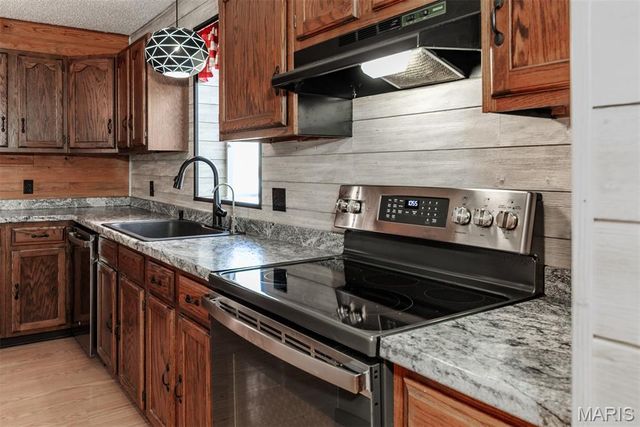 14729 Southlake Drive, De Soto, MO 63020