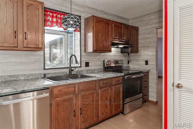 14729 Southlake Drive, De Soto, MO 63020