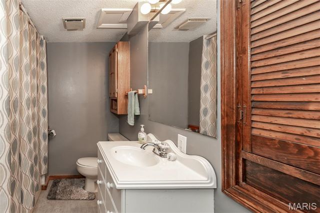 14729 Southlake Drive, De Soto, MO 63020