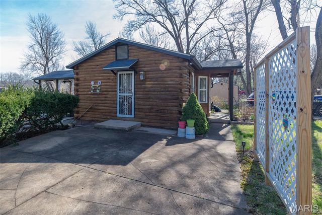 14729 Southlake Drive, De Soto, MO 63020