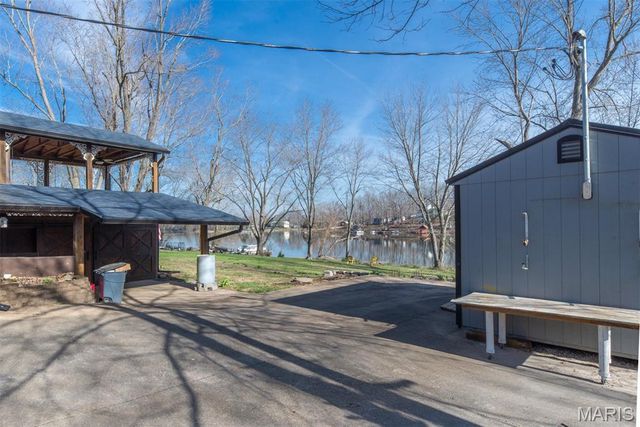 14729 Southlake Drive, De Soto, MO 63020