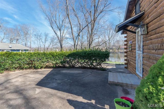 14729 Southlake Drive, De Soto, MO 63020