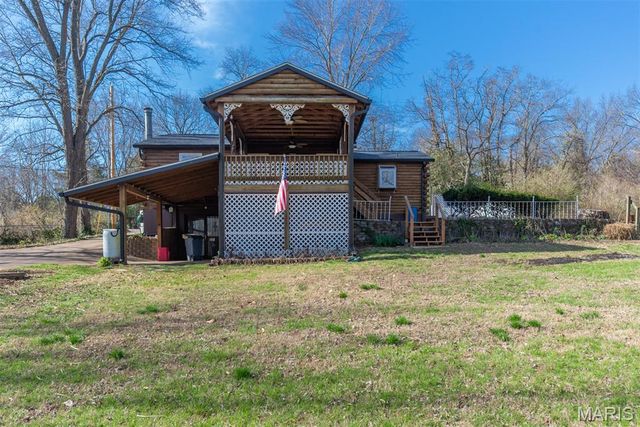 14729 Southlake Drive, De Soto, MO 63020