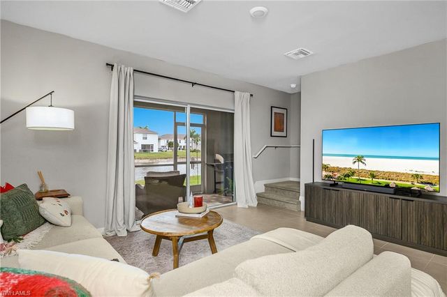 15436 Wildflower CIR, Naples, FL 34119