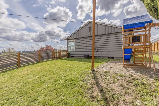 1324 E Fairbanks Street, Tacoma, WA 98404