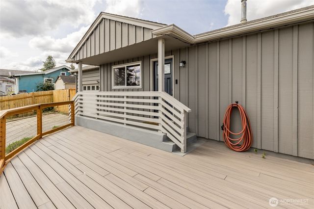 1324 E Fairbanks Street, Tacoma, WA 98404