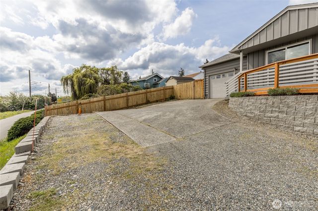 1324 E Fairbanks Street, Tacoma, WA 98404