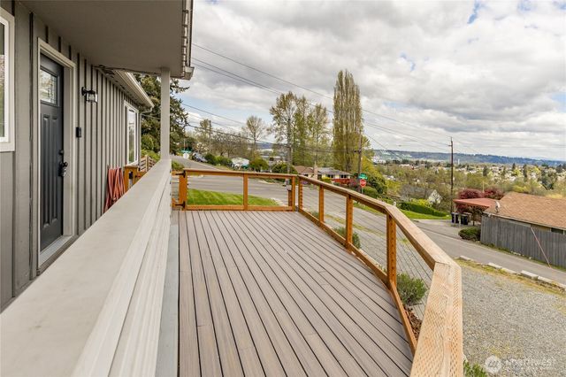 1324 E Fairbanks Street, Tacoma, WA 98404