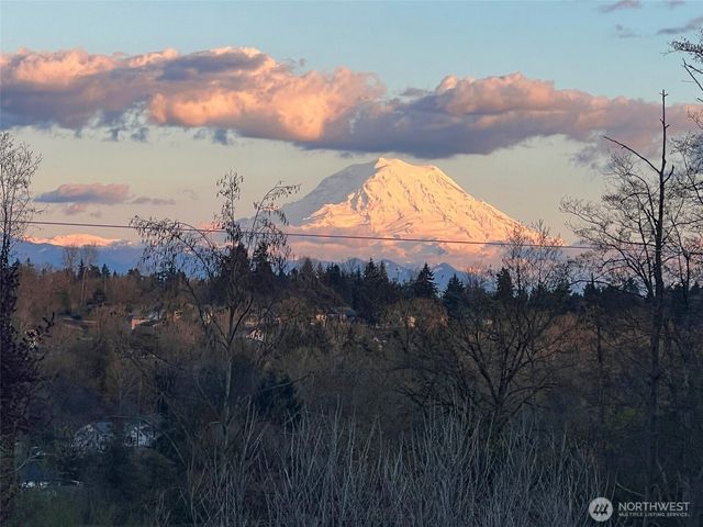 1324 E Fairbanks Street, Tacoma, WA 98404