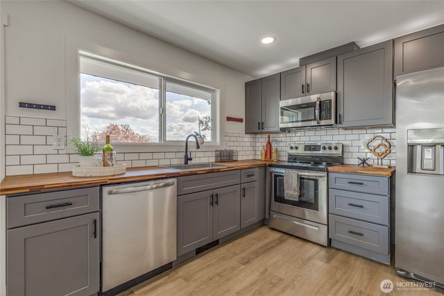 1324 E Fairbanks Street, Tacoma, WA 98404