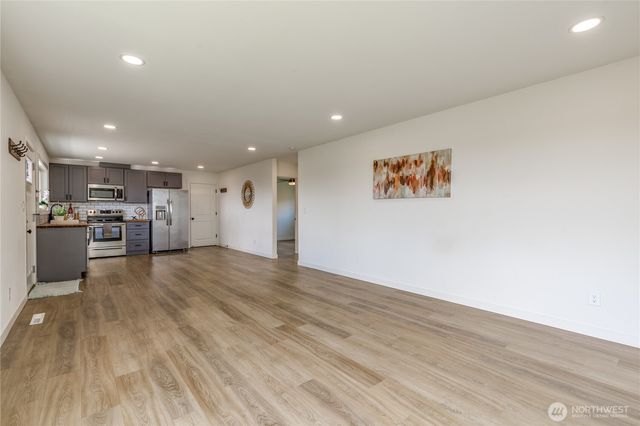 1324 E Fairbanks Street, Tacoma, WA 98404