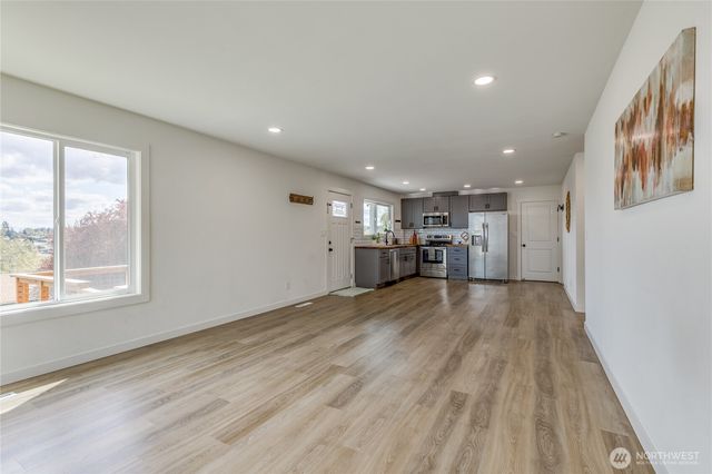 1324 E Fairbanks Street, Tacoma, WA 98404